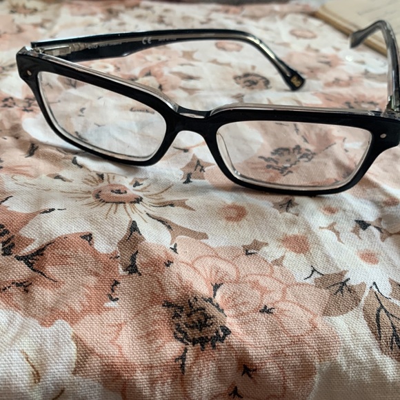 D&G eye glasses frames - Picture 3 of 6